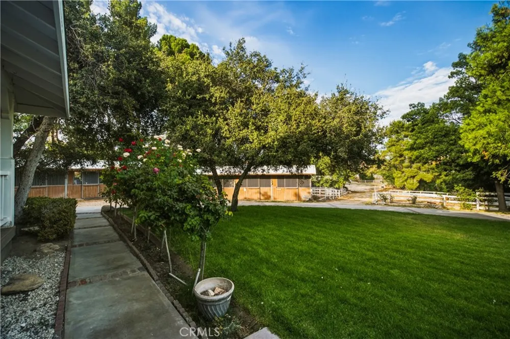 32455 Agua Dulce Canyon Road Agua Dulce, CA 91390