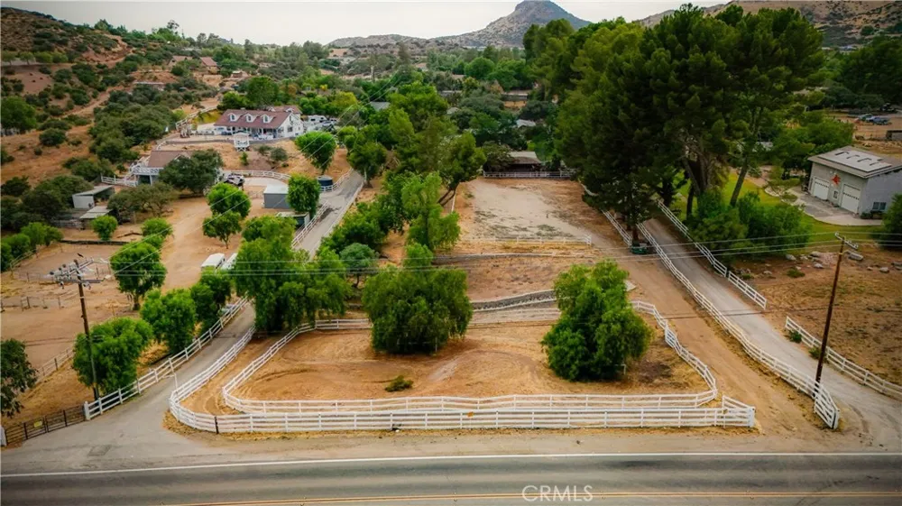32455 Agua Dulce Canyon Road Agua Dulce, CA 91390