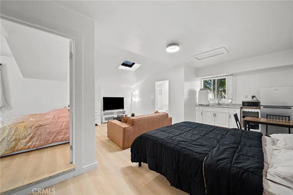7643 Sausalito Avenue West Hills, CA 91304