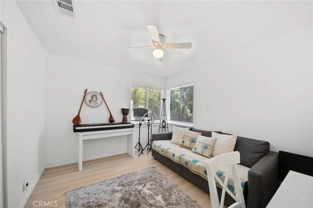 7643 Sausalito Avenue West Hills, CA 91304