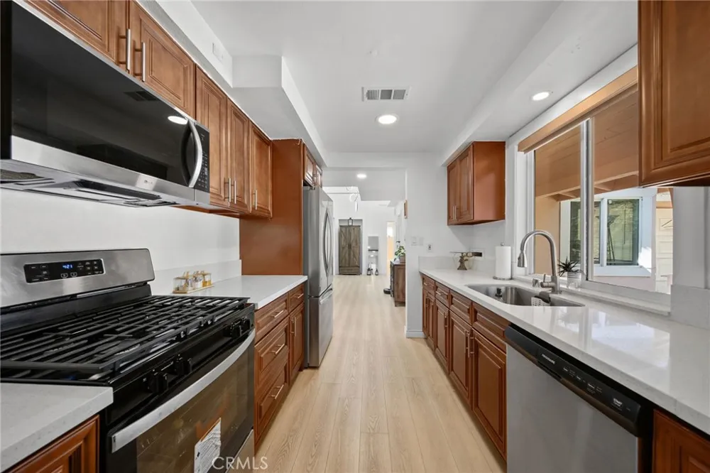 7643 Sausalito Avenue West Hills, CA 91304