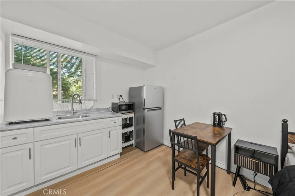 7643 Sausalito Avenue West Hills, CA 91304