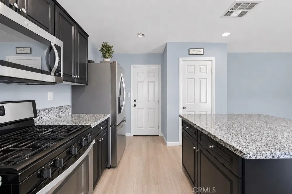 410 Pomegranate San Jacinto, CA 92582
