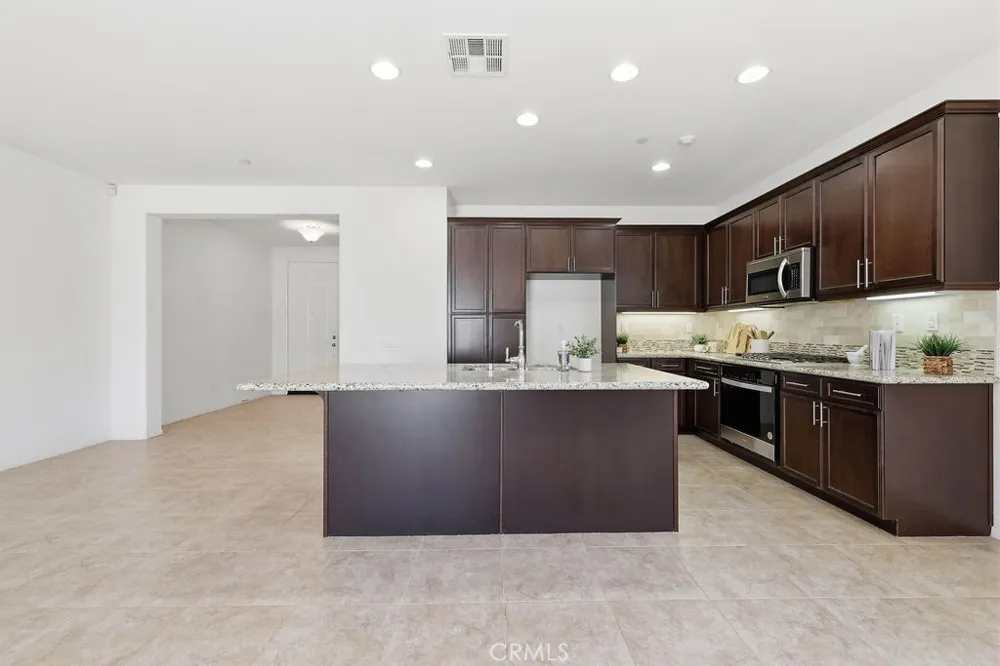 43826 Countryside Lancaster, CA 93536