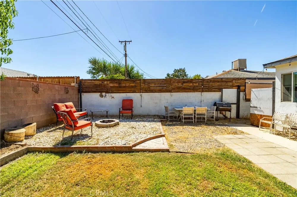 1050 W Avenue J6 Lancaster, CA 93534