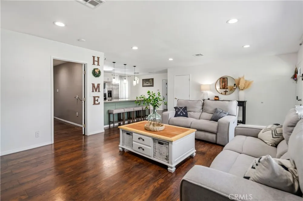 1050 W Avenue J6 Lancaster, CA 93534