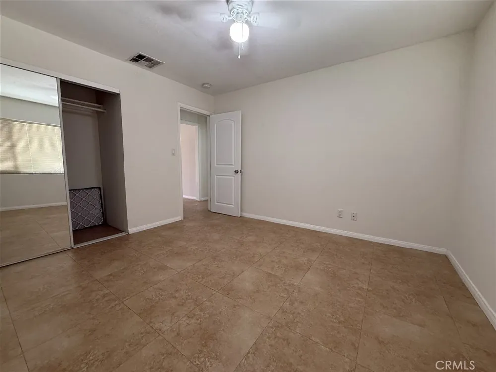 7322 Lindley Reseda, CA 91335