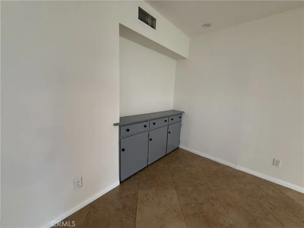 7322 Lindley Reseda, CA 91335