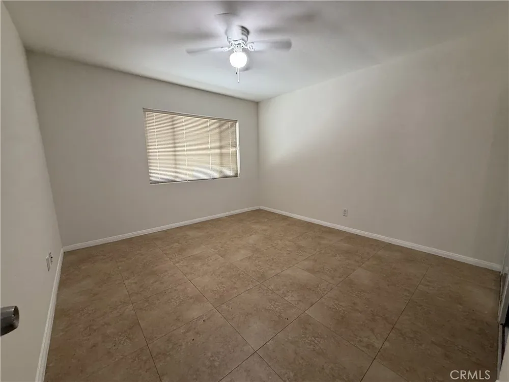7322 Lindley Reseda, CA 91335