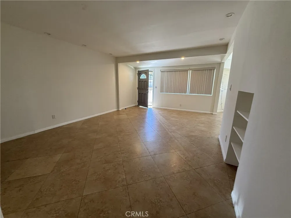 7322 Lindley Reseda, CA 91335