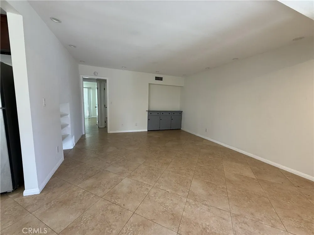 7322 Lindley Reseda, CA 91335