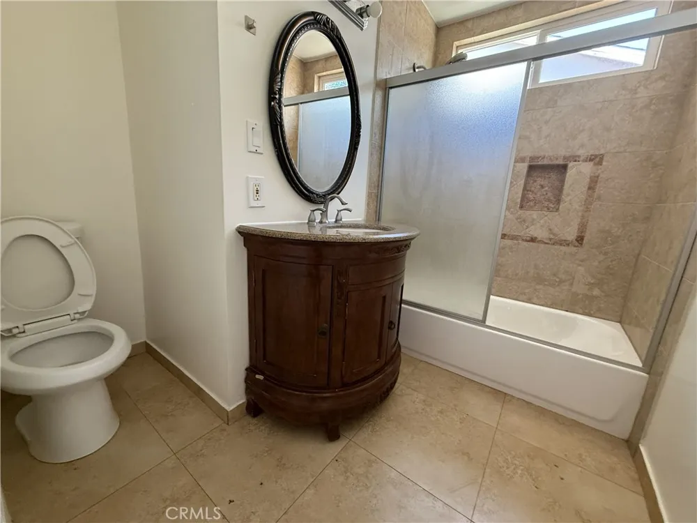 7322 Lindley Reseda, CA 91335
