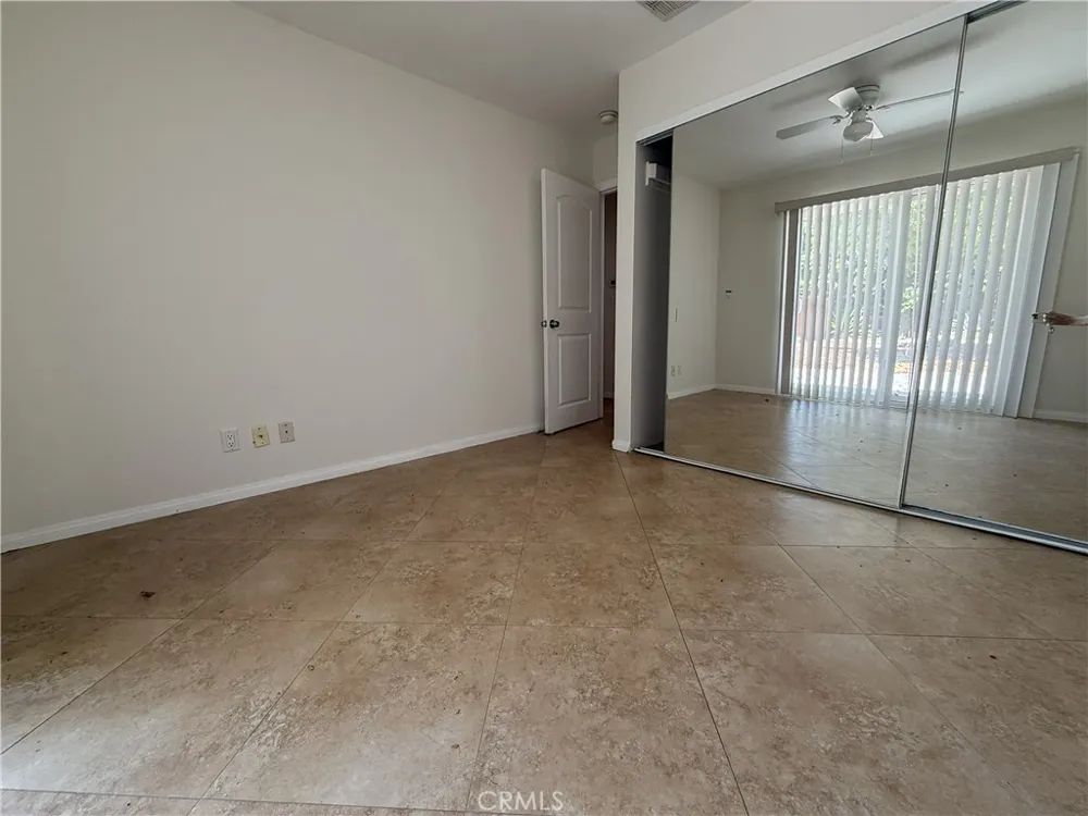7322 Lindley Reseda, CA 91335