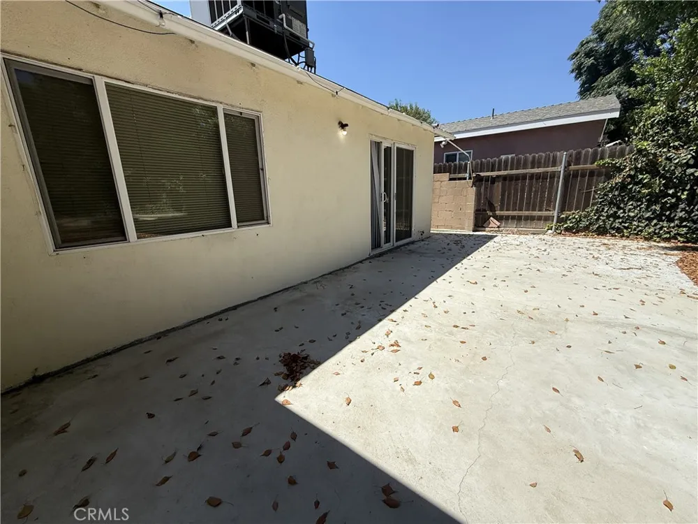 7322 Lindley Reseda, CA 91335