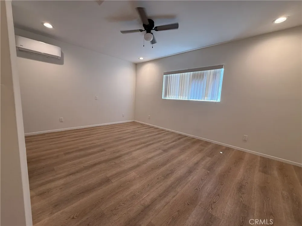 7320 Lindley Reseda, CA 91335