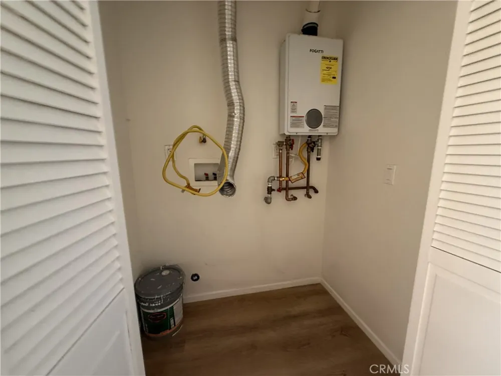 7320 Lindley Reseda, CA 91335