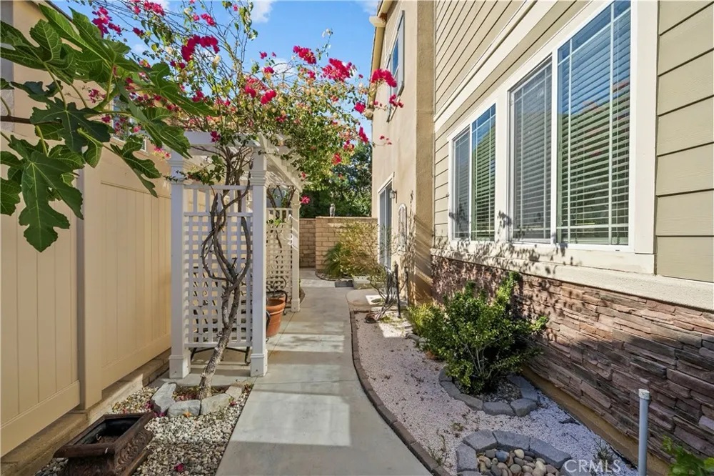 22035 Windham Saugus, CA 91350