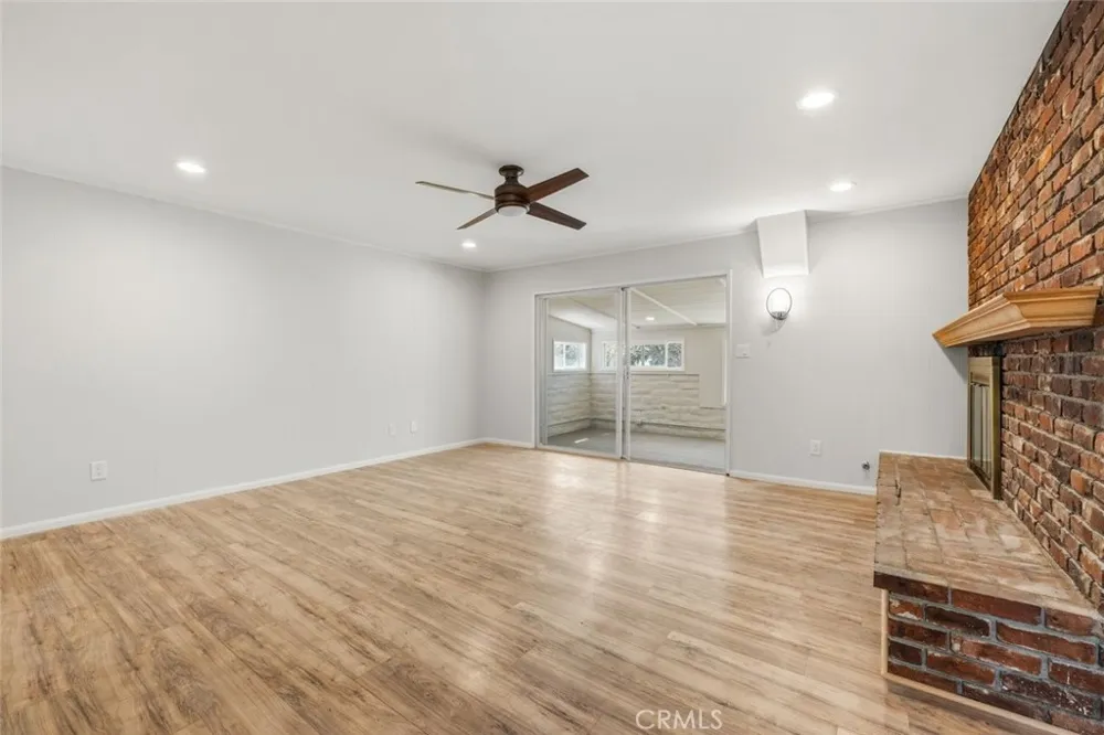 48 Mansfield Lane Camarillo, CA 93010