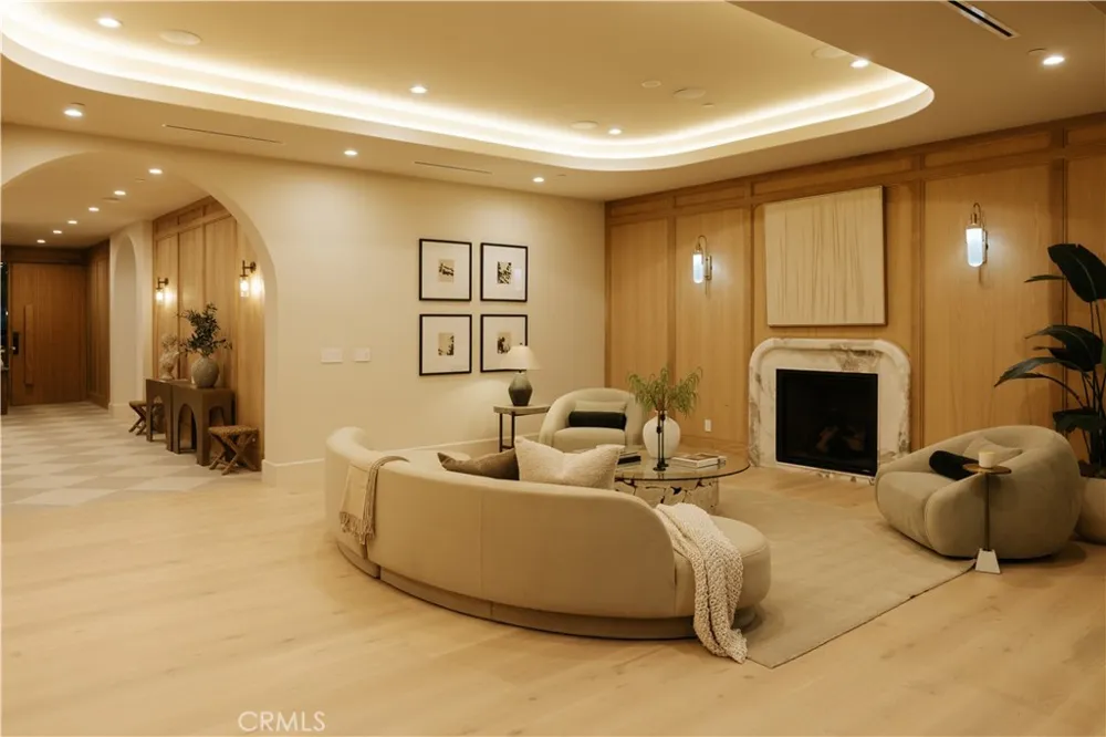 4940 Hesperia Ave Encino, CA 91316