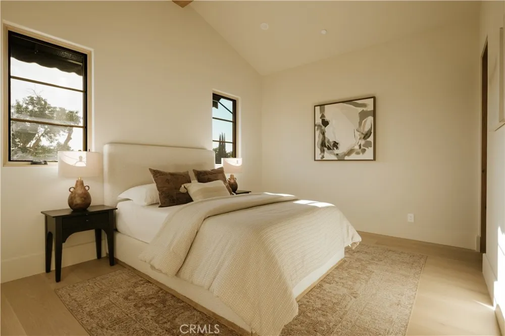4940 Hesperia Ave Encino, CA 91316