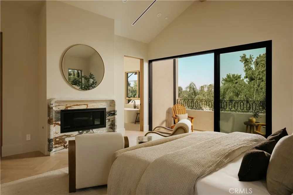 4940 Hesperia Ave Encino, CA 91316