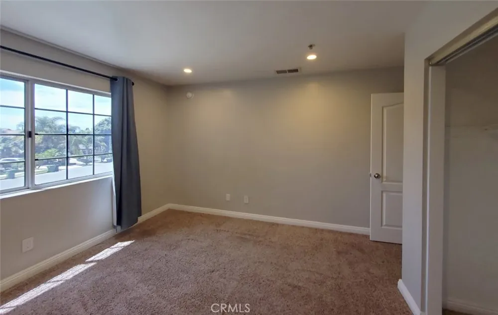 11875 Gruen Sylmar, CA 91342