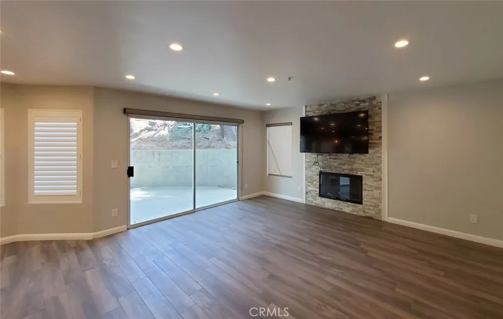 11875 Gruen Sylmar, CA 91342