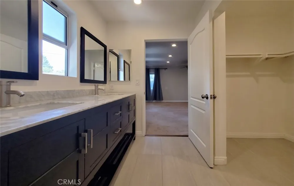 11875 Gruen Sylmar, CA 91342