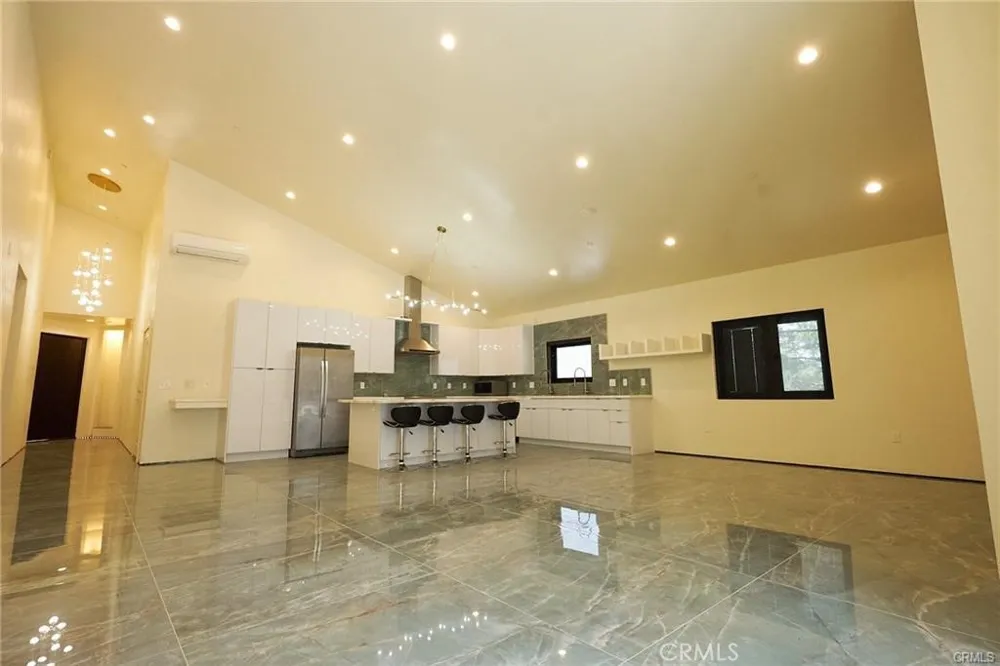 16520 Huron Pine Mountain Club, CA 93222