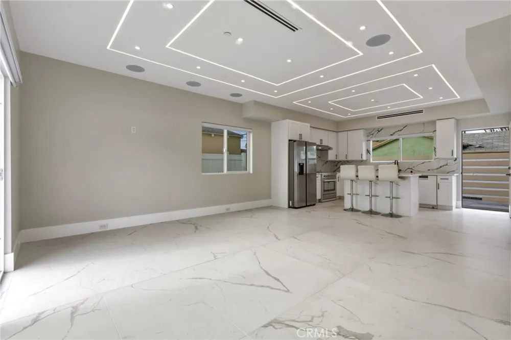 1239 Reese Burbank, CA 91506