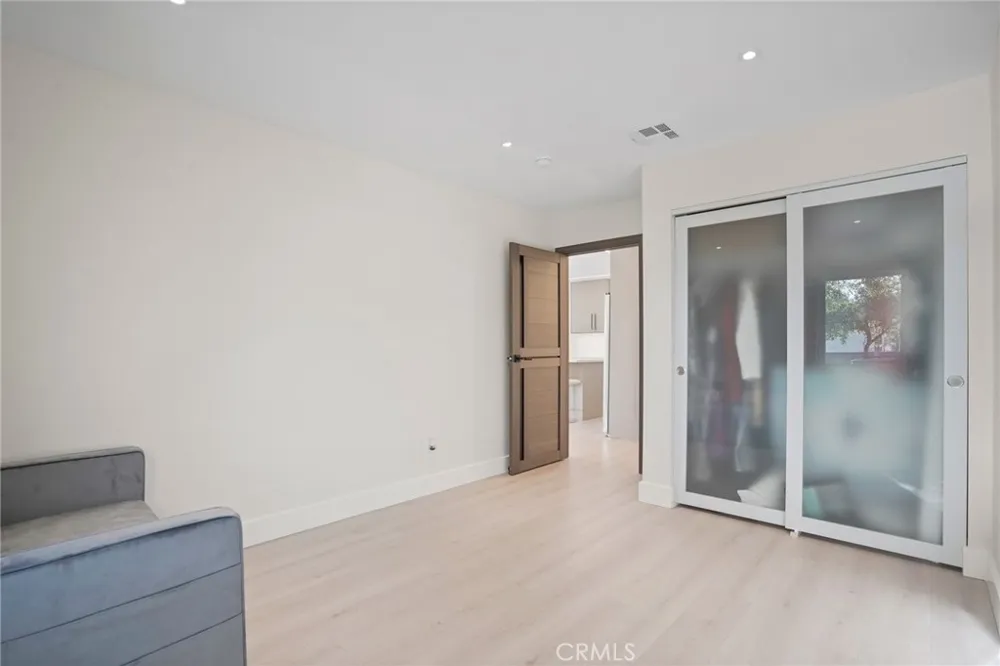 1239 Reese Burbank, CA 91506