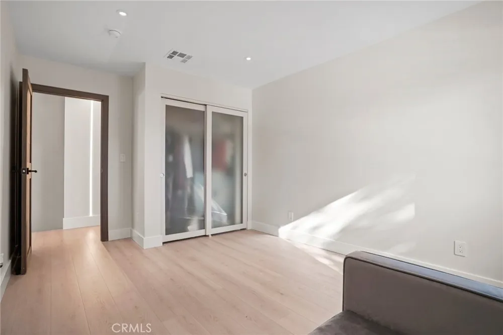 1239 Reese Burbank, CA 91506