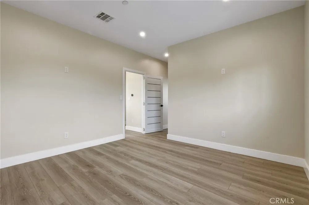 1239 Reese Burbank, CA 91506