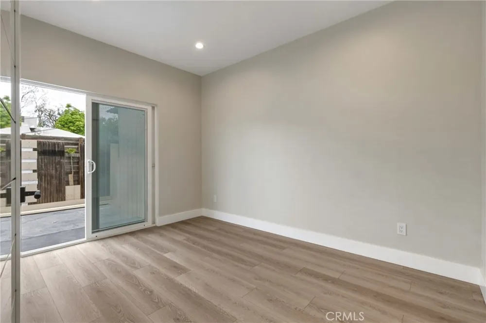 1239 Reese Burbank, CA 91506