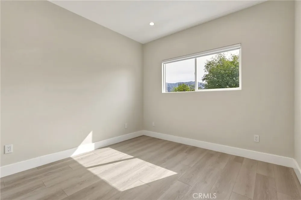 1239 Reese Burbank, CA 91506