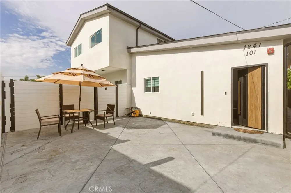 1239 Reese Burbank, CA 91506
