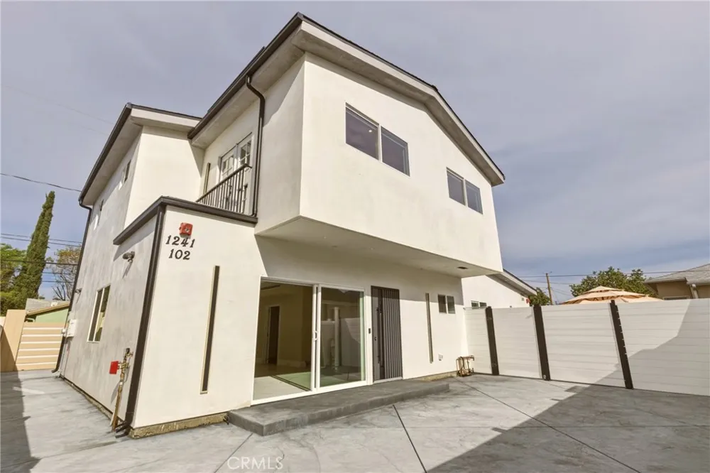 1239 Reese Burbank, CA 91506