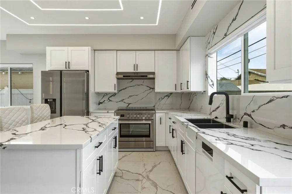 1239 Reese Burbank, CA 91506