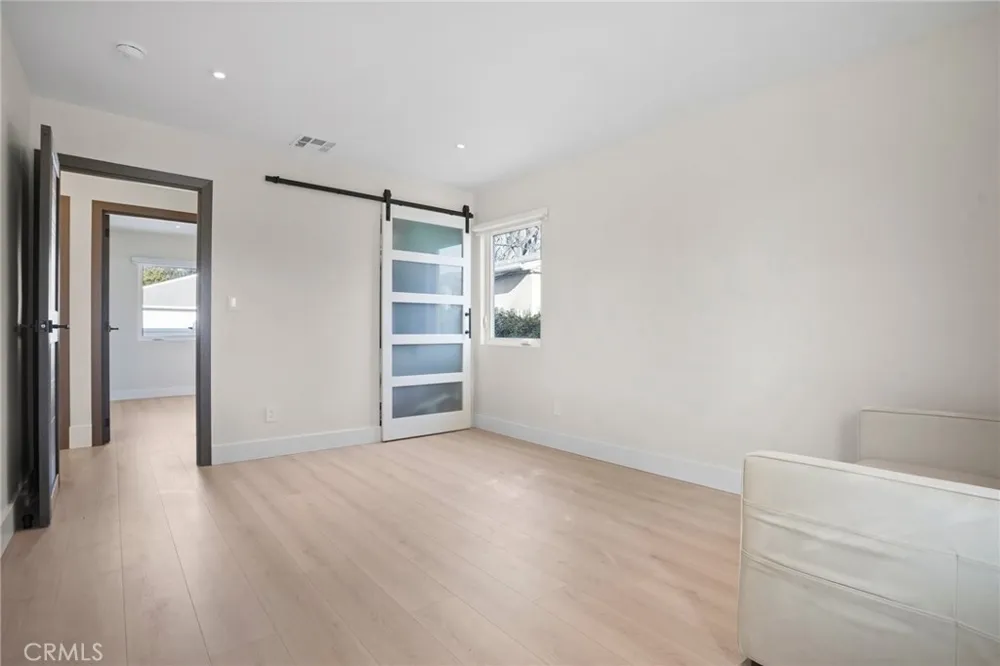 1239 Reese Burbank, CA 91506