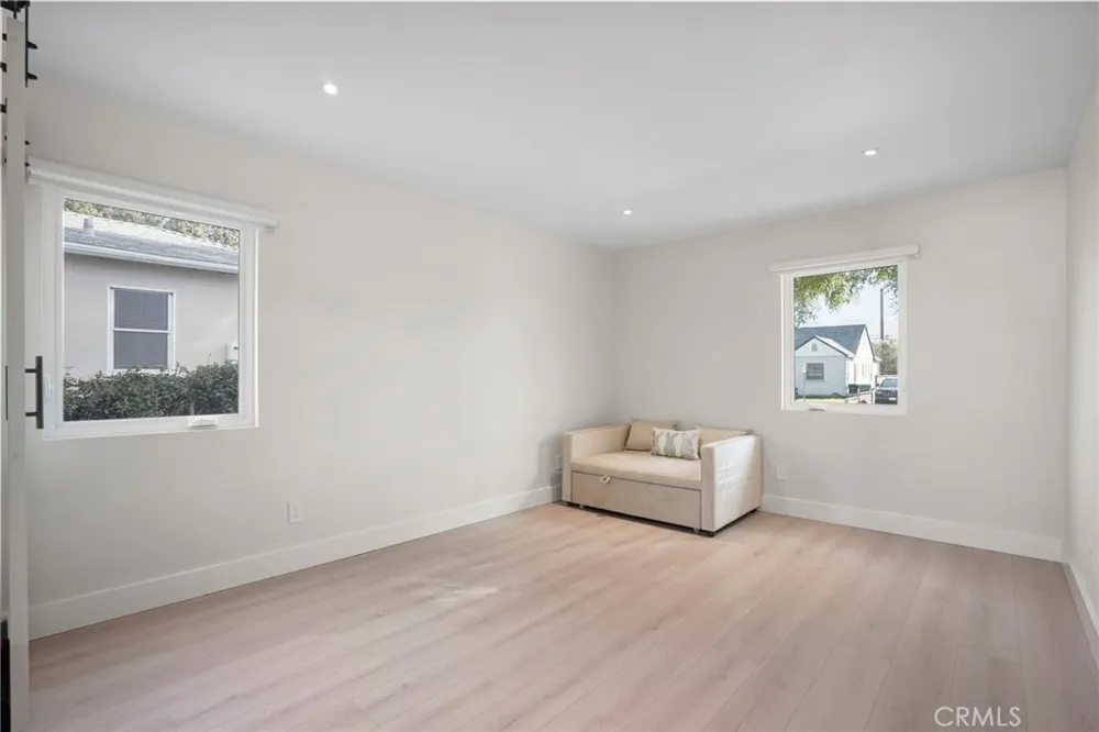 1239 Reese Burbank, CA 91506