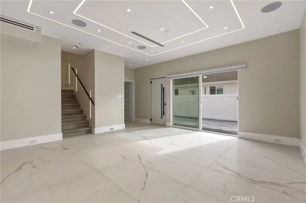 1239 Reese Burbank, CA 91506