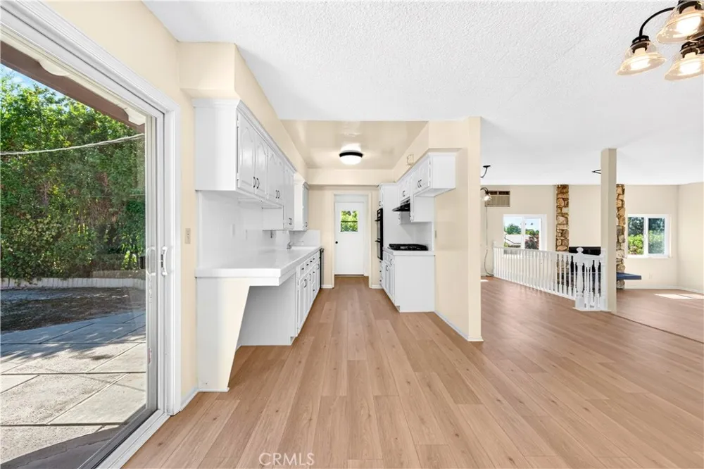 22023 Parthenia Street West Hills, CA 91304