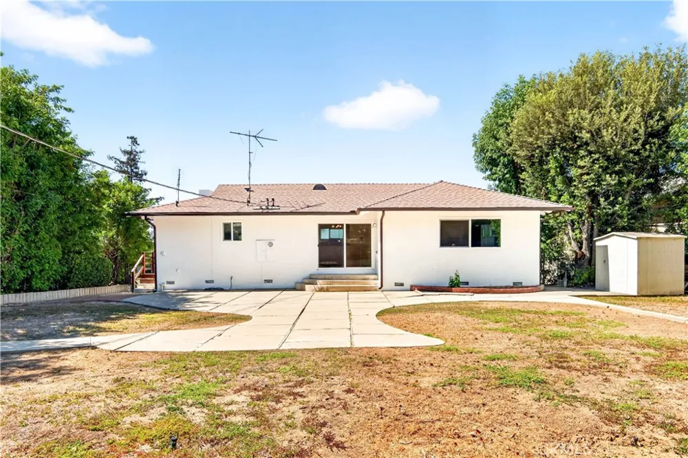 22023 Parthenia Street West Hills, CA 91304