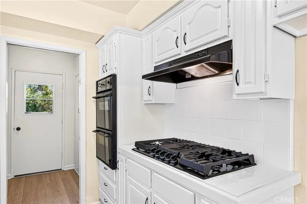 22023 Parthenia Street West Hills, CA 91304