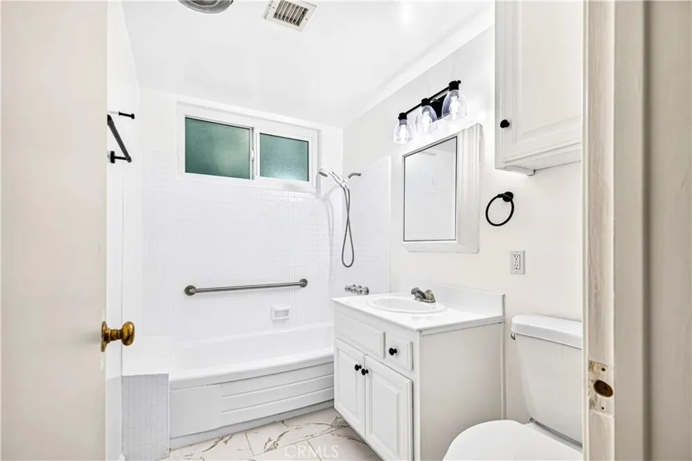 22023 Parthenia Street West Hills, CA 91304