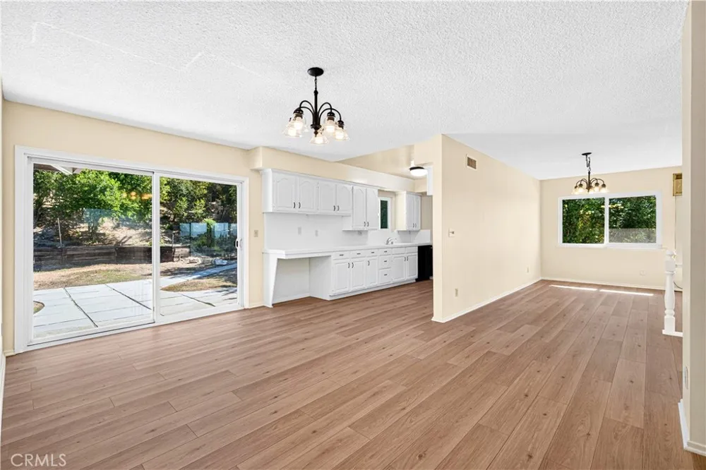 22023 Parthenia Street West Hills, CA 91304