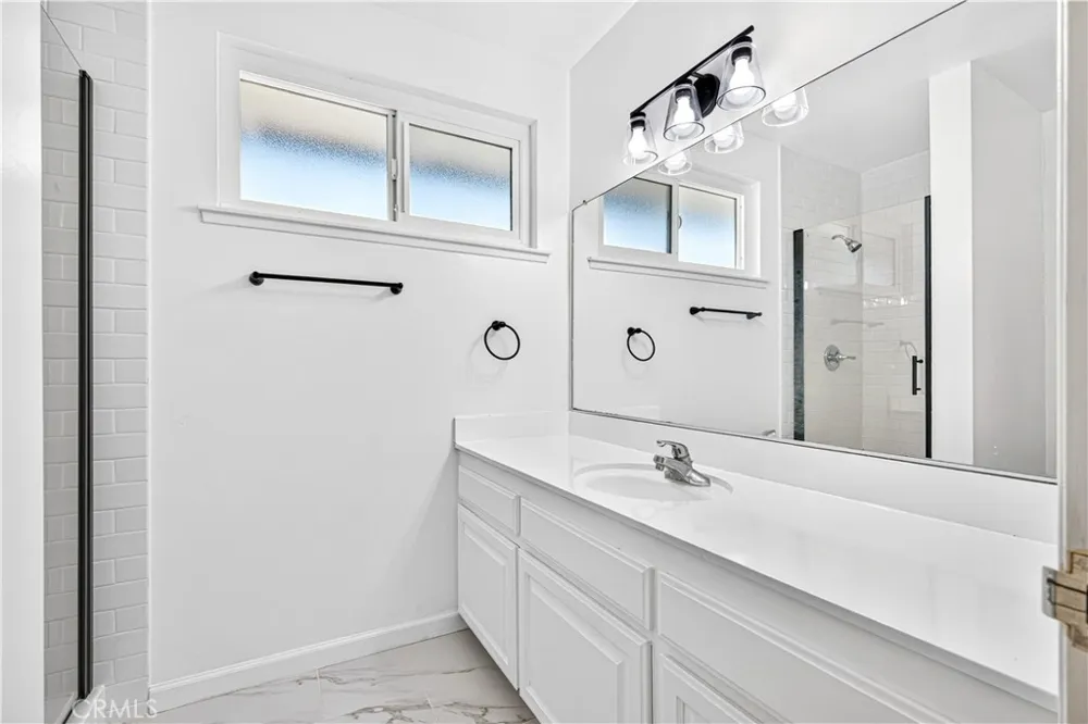 22023 Parthenia Street West Hills, CA 91304