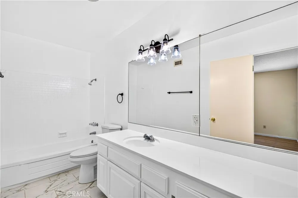 22023 Parthenia Street West Hills, CA 91304