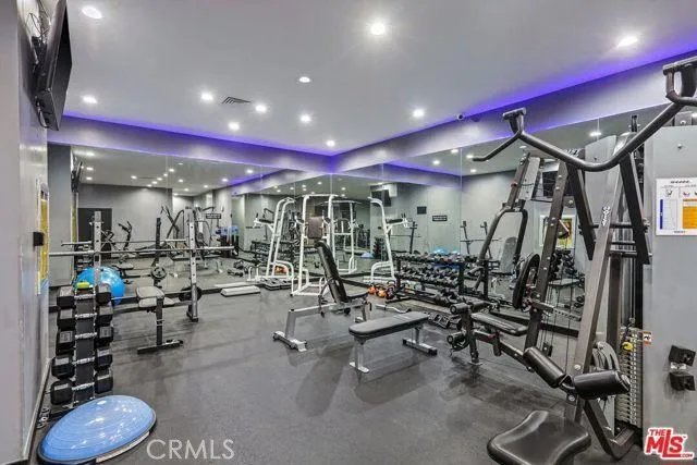 7135 Hollywood Boulevard #405 Hollywood, CA 90046