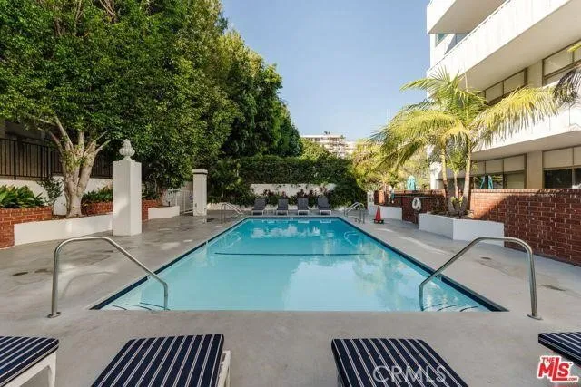 7135 Hollywood Boulevard #405 Hollywood, CA 90046